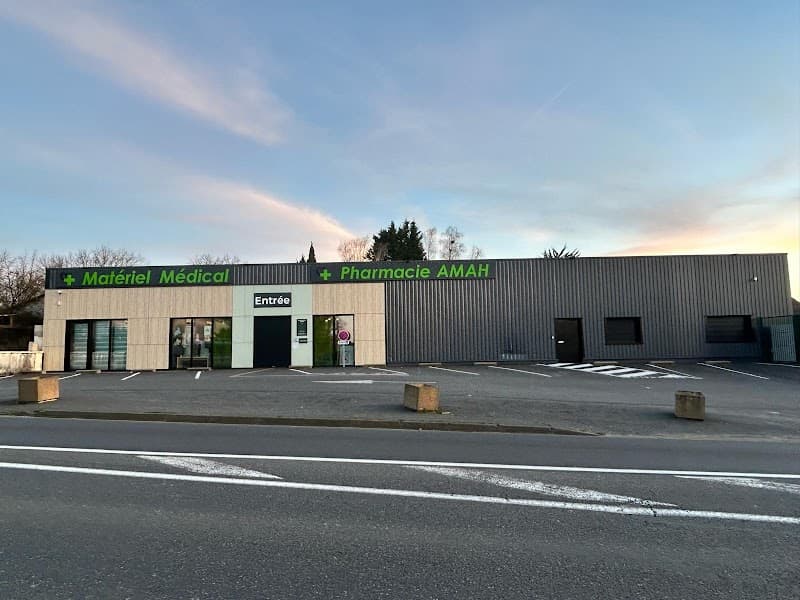 Photo de CUBESANTÉ® - Lussac-Les-Chateaux 86 I Médecine générale I Gynécologie I Cardiologie I Pédiatrie I Psychiatrie I Pneumologie