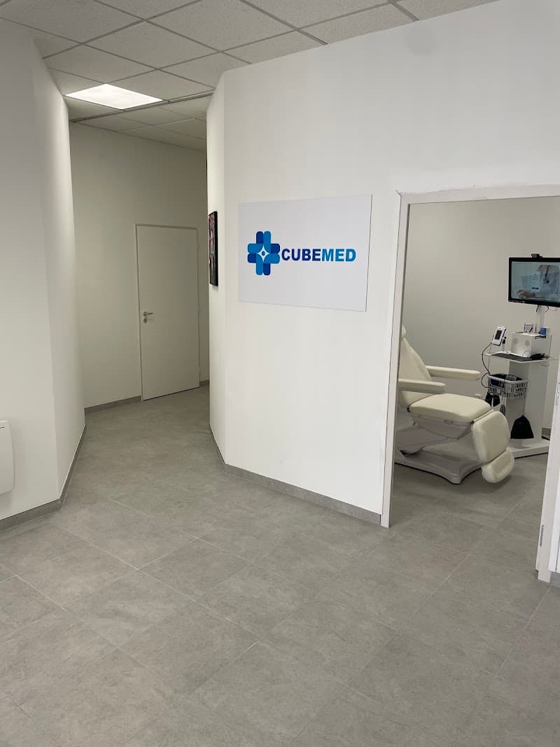 Photo de CUBESANTÉ® - Dunkerque 59 I Médecine générale I Gynécologie I Cardiologie I Pédiatrie I Psychiatrie I Pneumologie
