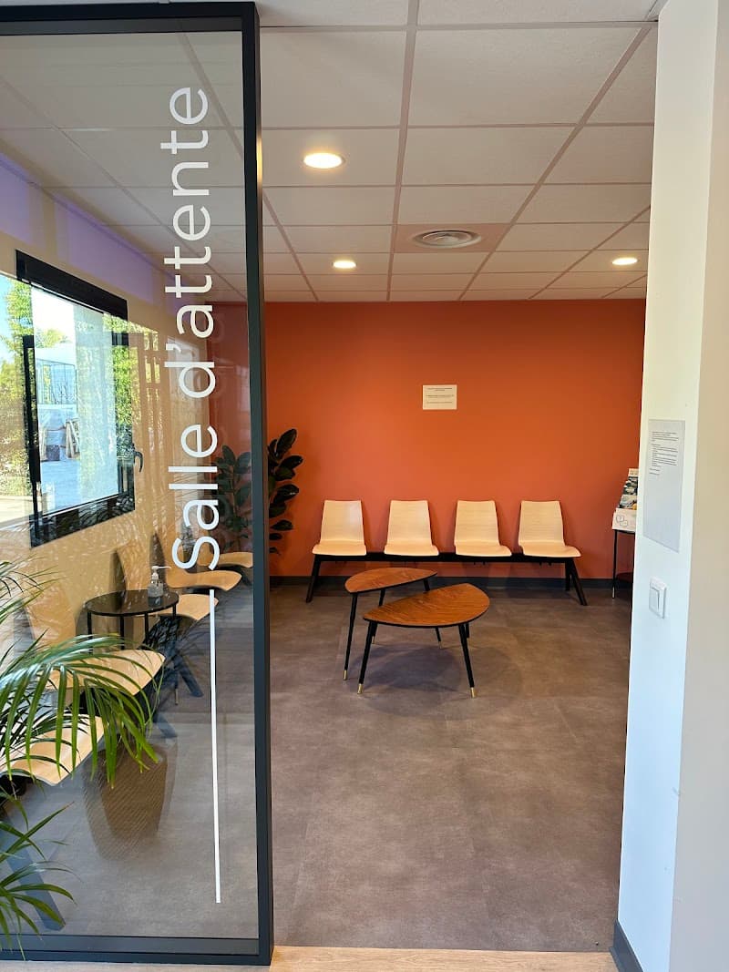 Photo de Dr Essari Laure-Aléa (Centre de pneumologie et sommeil)